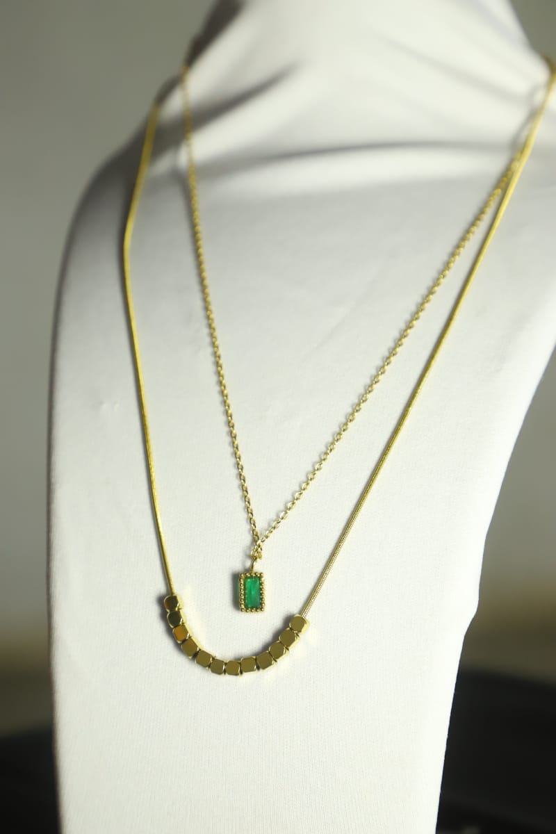 Elegant Layered Gold Necklace with Emerald Green Pendant