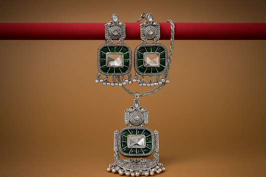 Silver Necklace & Earing Set – Green Stone Elegance
