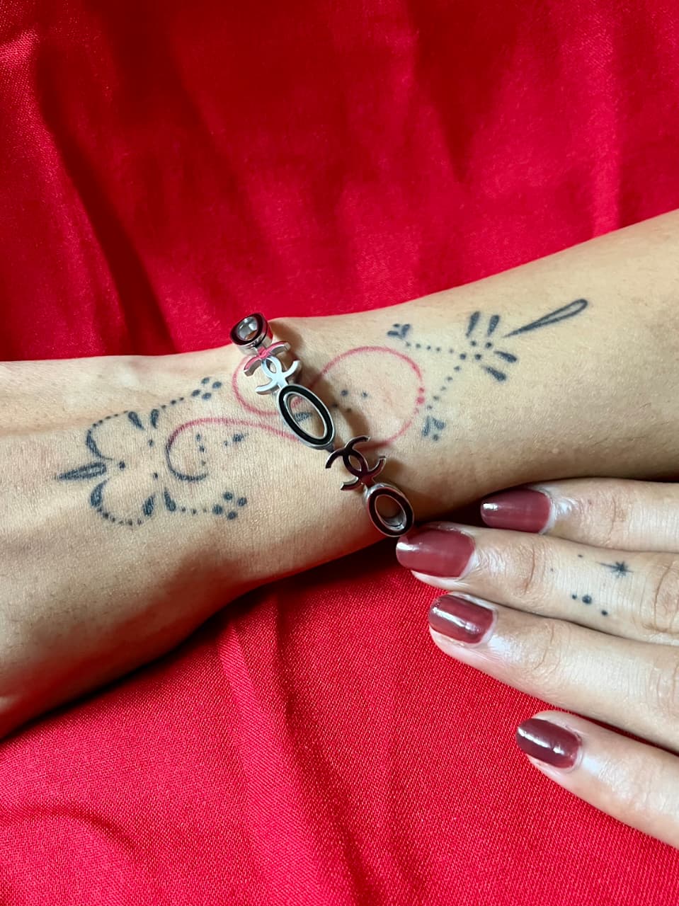 Stylish Silver Kada with Modern Geometric Motif