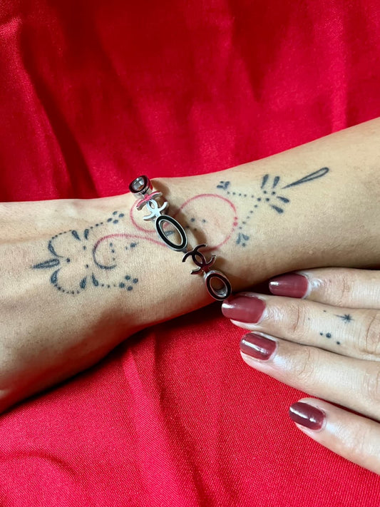Stylish Silver Kada with Modern Geometric Motif